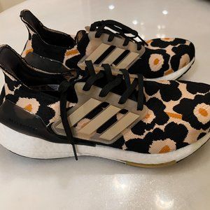MARIMEKKO ULTRABOOST 21 UNIKKO WOMENS RUNNING SHOE SIZE 9 PRIMEKNIT BLUSH GOLD